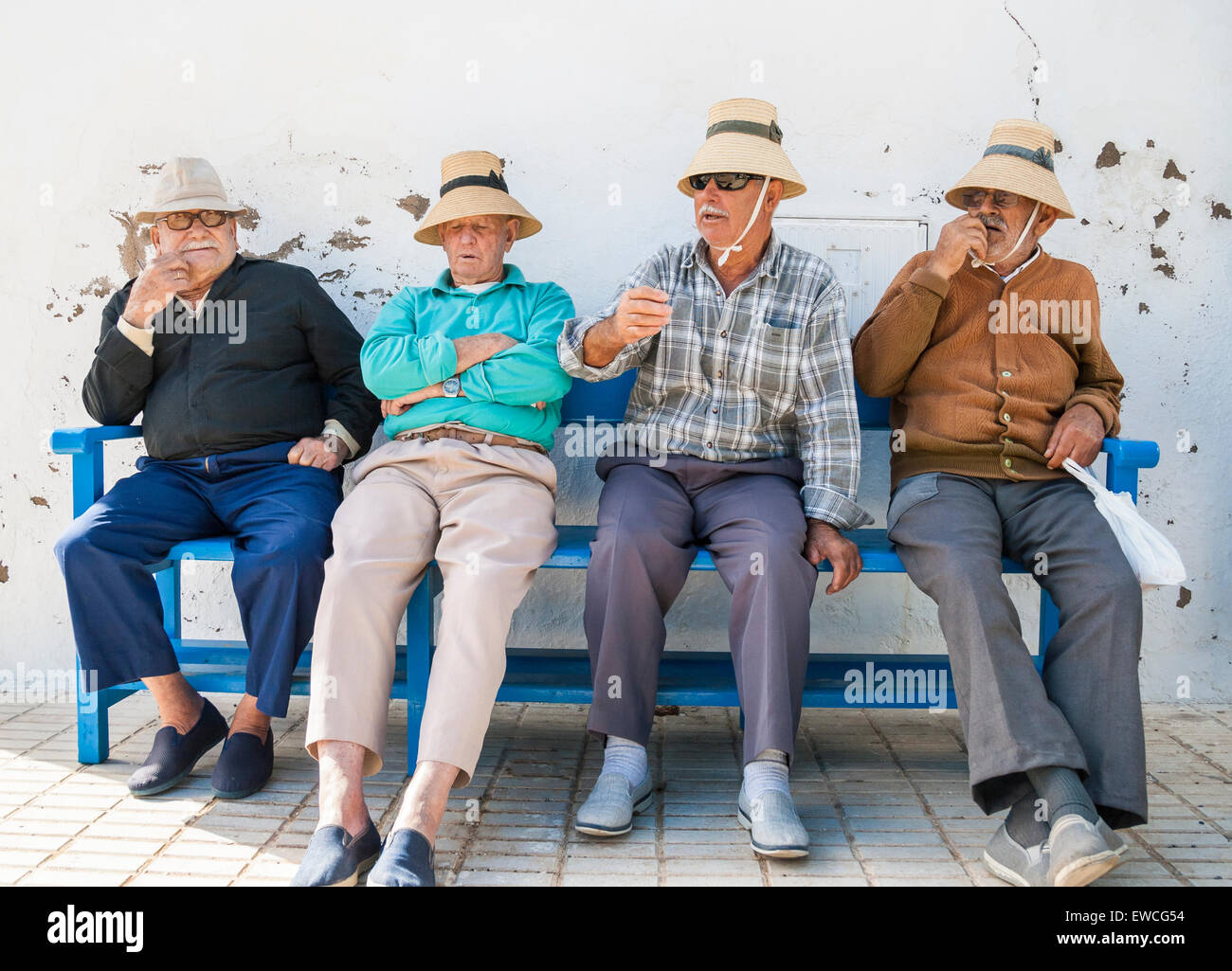 Los pescadores de La Graciosa, cerca de la isla de Lanzarote, en las Islas  Canarias Fotografía de stock - Alamy