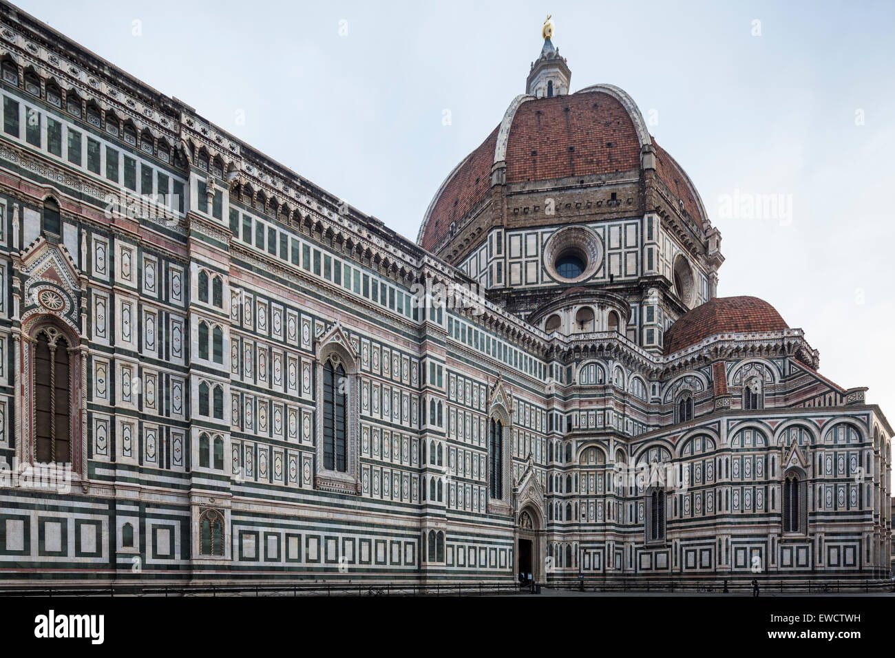 Incrustaciones de mármol de la fachada, la Catedral de Florencia, Italia Foto de stock