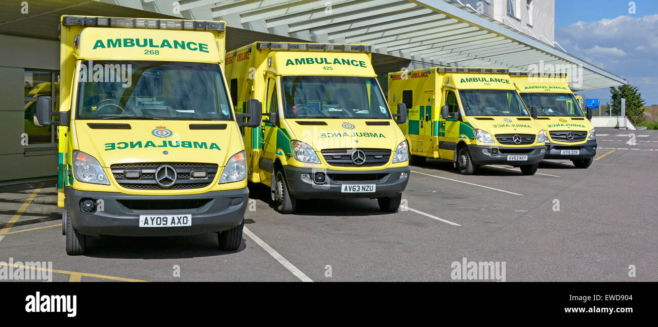 Estacionamiento Para Ambulancias Fotos e Imágenes de stock Alamy