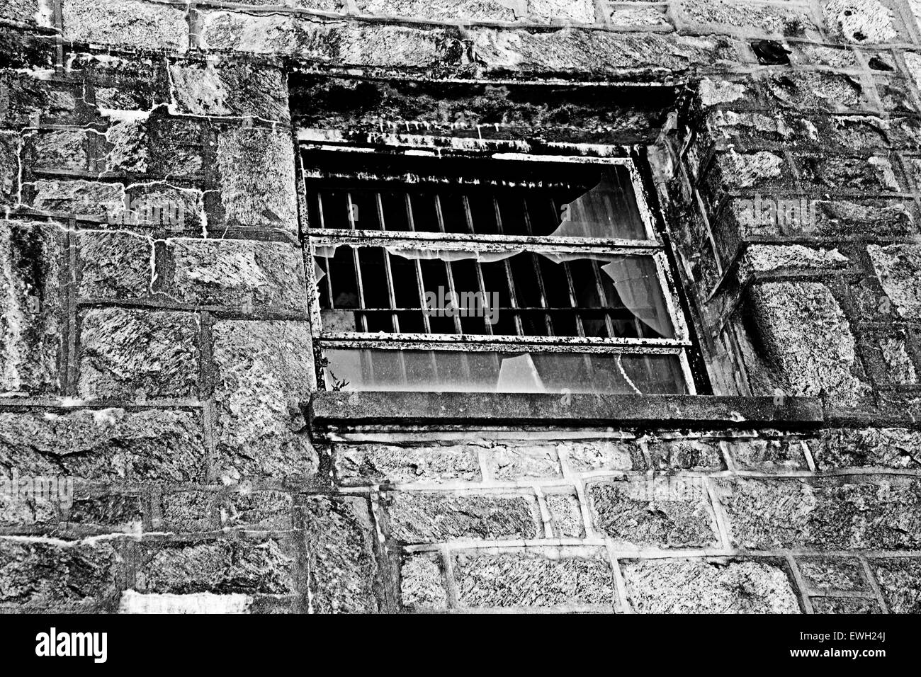 Shattered Glass Window en la Penitenciaría del Estado del este de Filadelfia Pensilvania Foto de stock