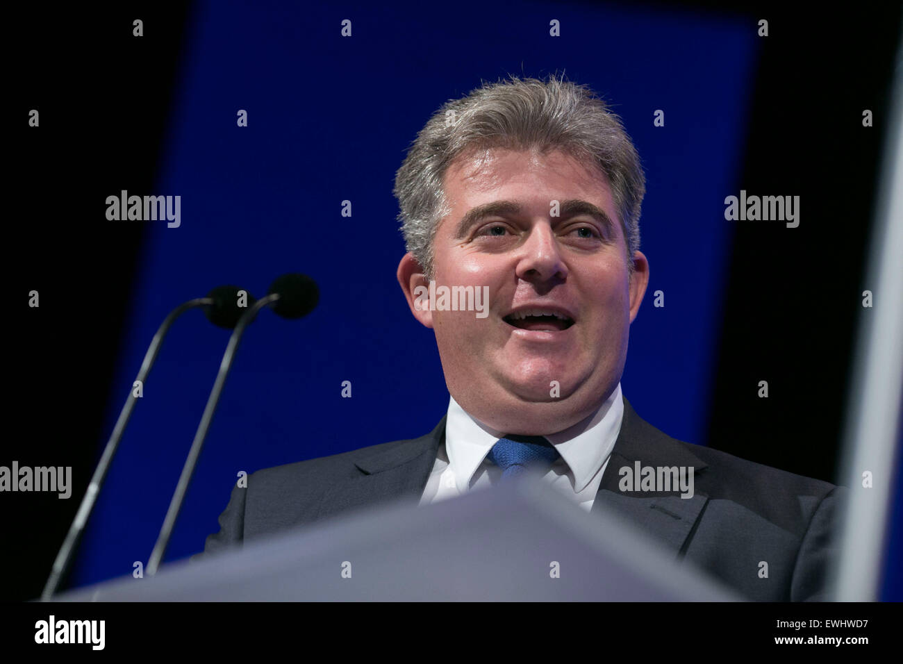 El Instituto de la Vivienda de 2015 Conferencia y Exposición. El Ministro de la vivienda, y el discurso del Presidente. Lewis Brandon MP Foto de stock