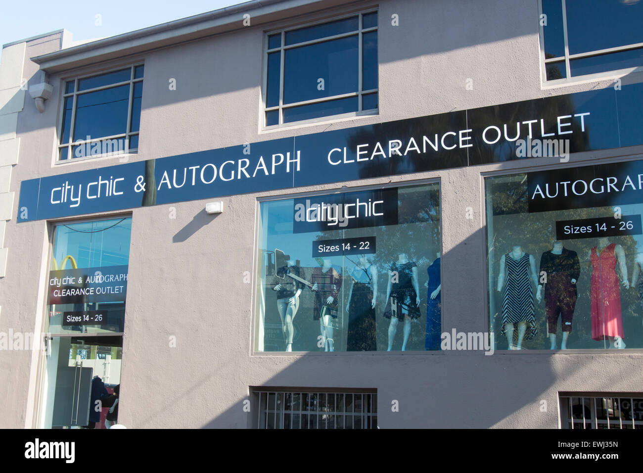 Factory Outlet tienda de ropa ropa sobre botánica Road, Sydney, NSW,  Australia Fotografía de stock - Alamy