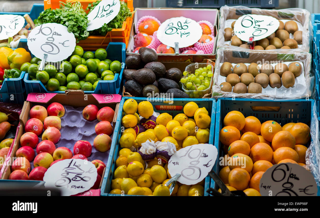 La Batte Mercado Dominical, Liege, Bélgica Foto de stock