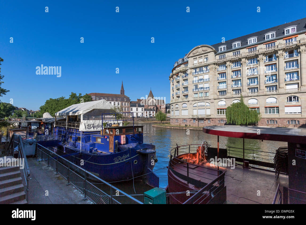 Botes de río III, Estrasburgo, Alsacia, Francia Foto de stock
