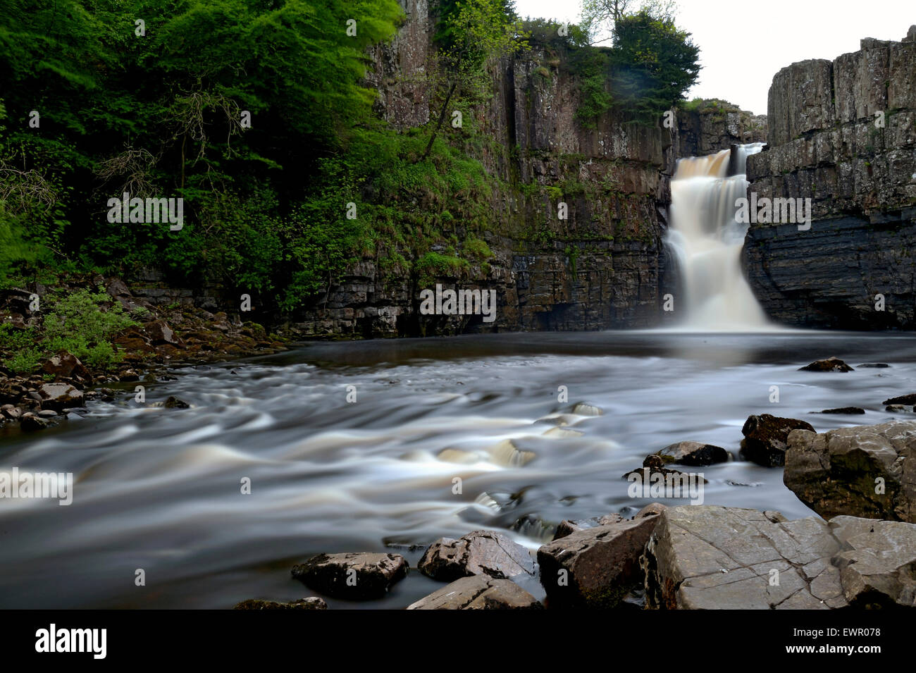 Fuerza alta cascada, Durham, Reino Unido Foto de stock