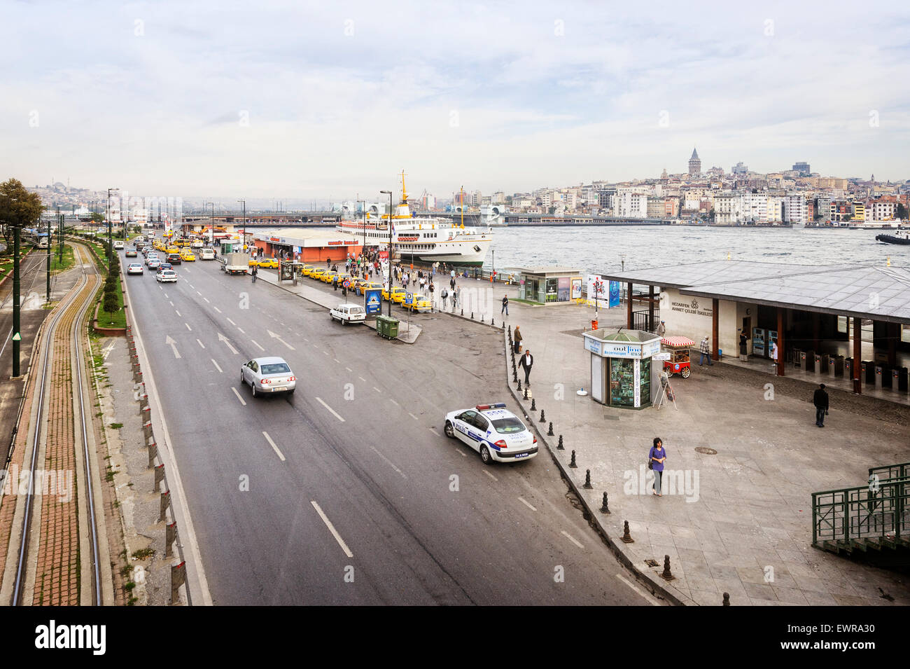 Terminales de Ferry Emınönü Estambul Foto de stock