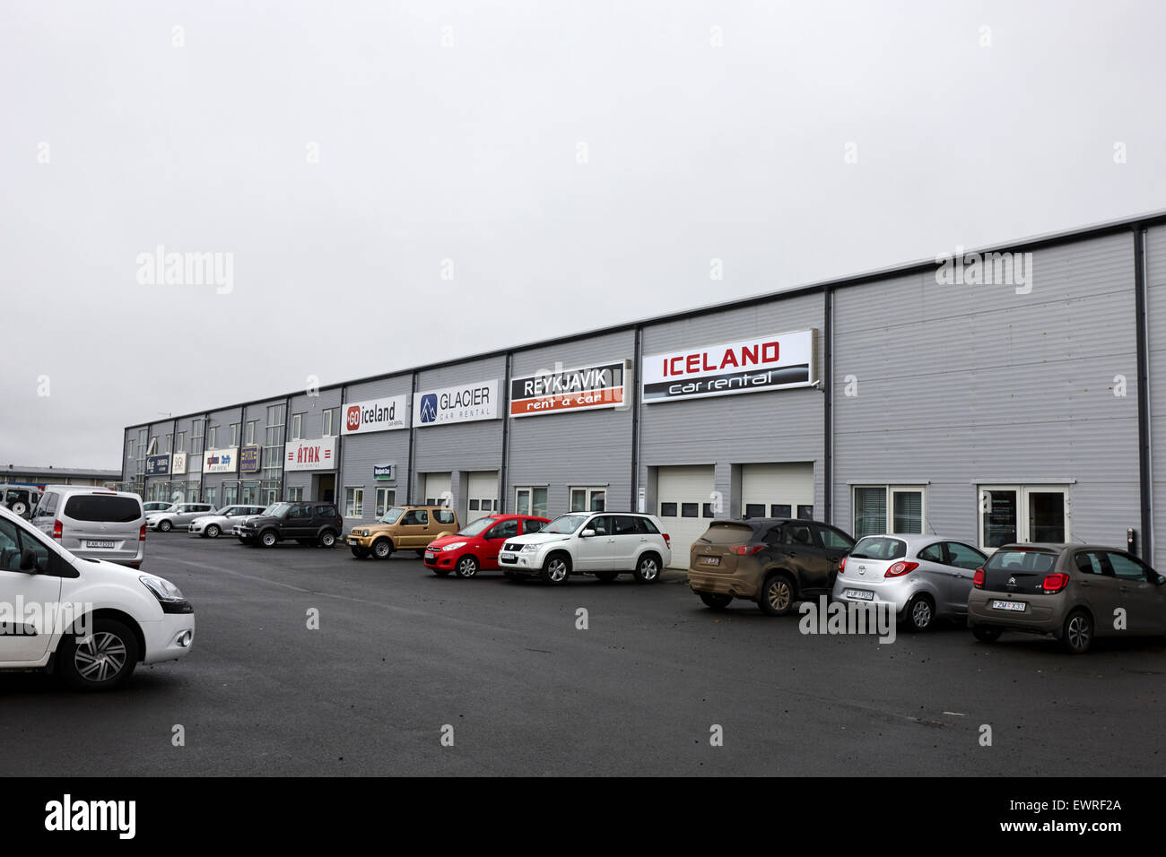 Alquiler coches devuelve el área de el aeropuerto de Keflavik Islandia Foto de stock