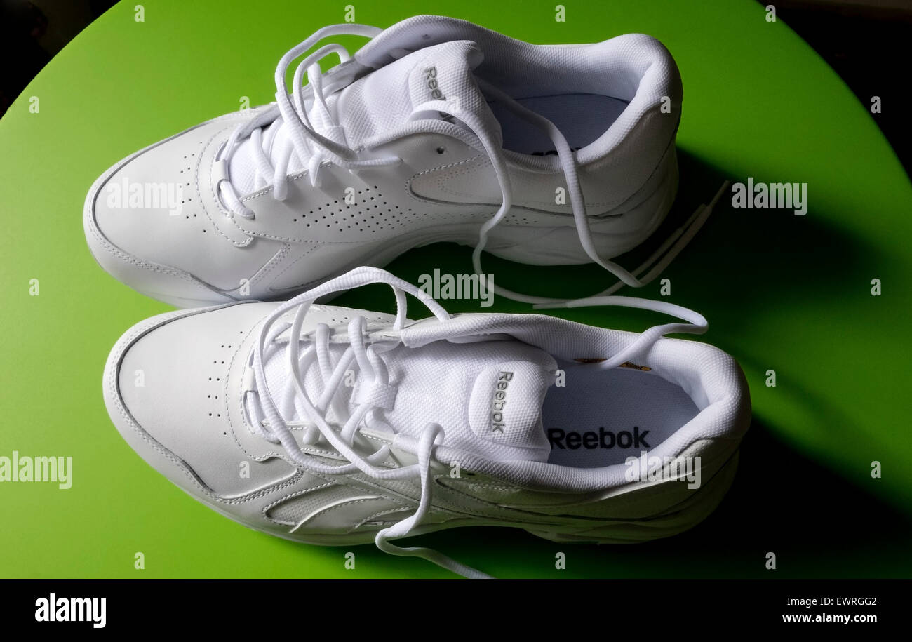 Zapatos reebok fotografías e imágenes de alta resolución - Alamy