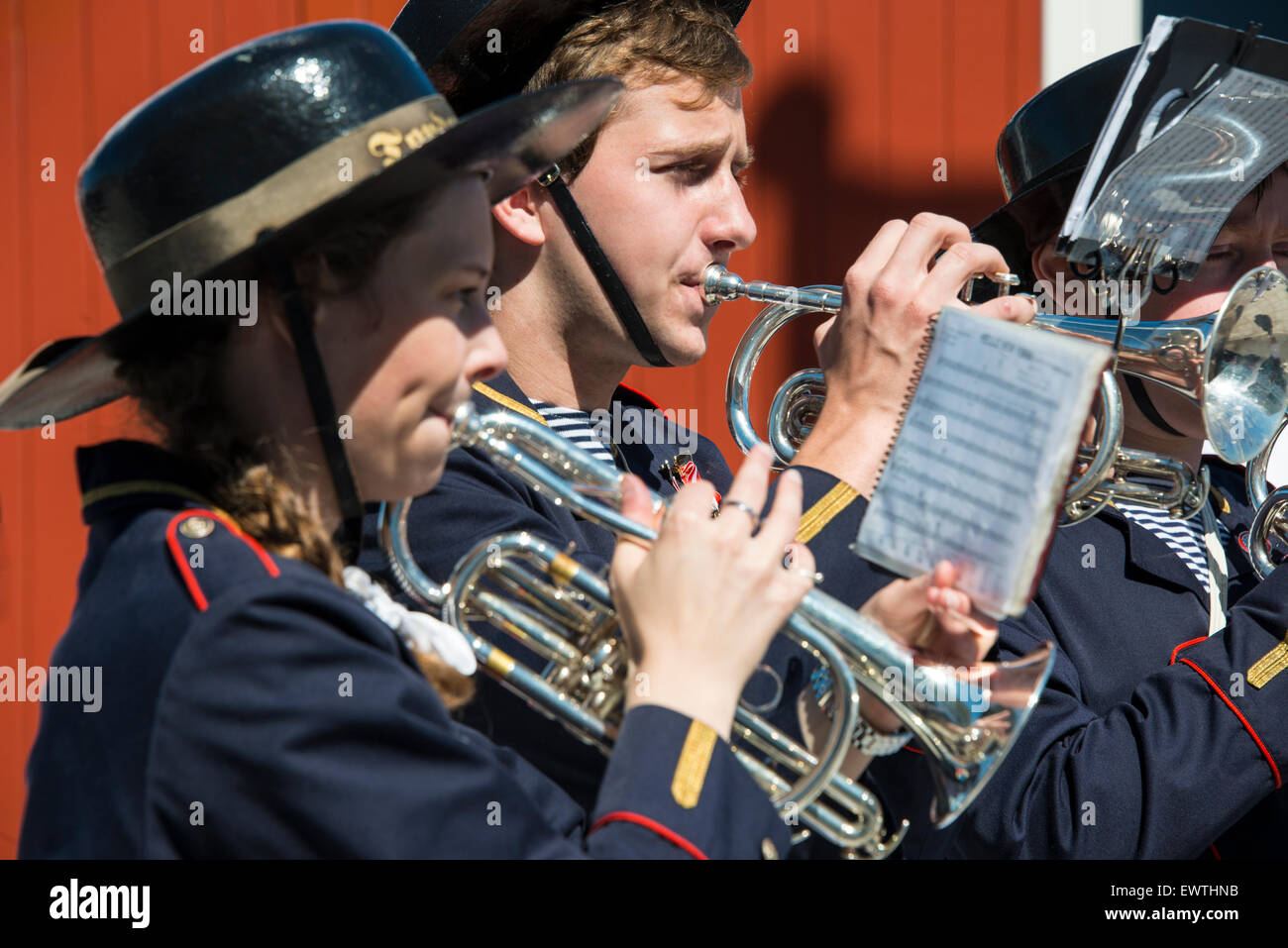 Banda Juvenil Local jugando en los muelles, Skagen, Región Norte de Jutlandia, Dinamarca Foto de stock