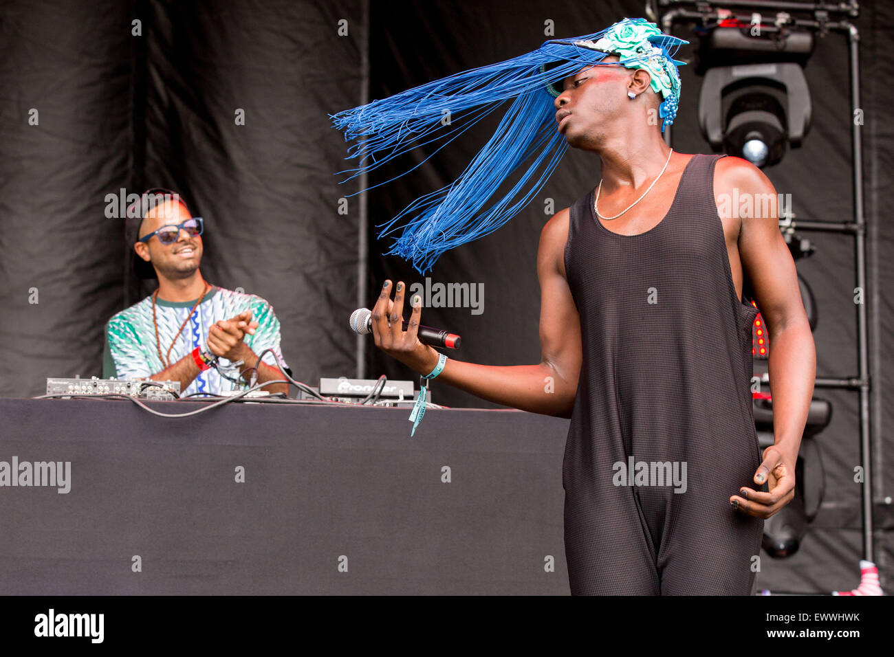 Dover, Deleware, EE.UU.. 19 de junio de 2015. El rapero LE1F actúa en directo en el escenario del Festival de Música de Firefly en Dover, Delaware © Daniel DeSlover/Zuma alambre/Alamy Live News Foto de stock