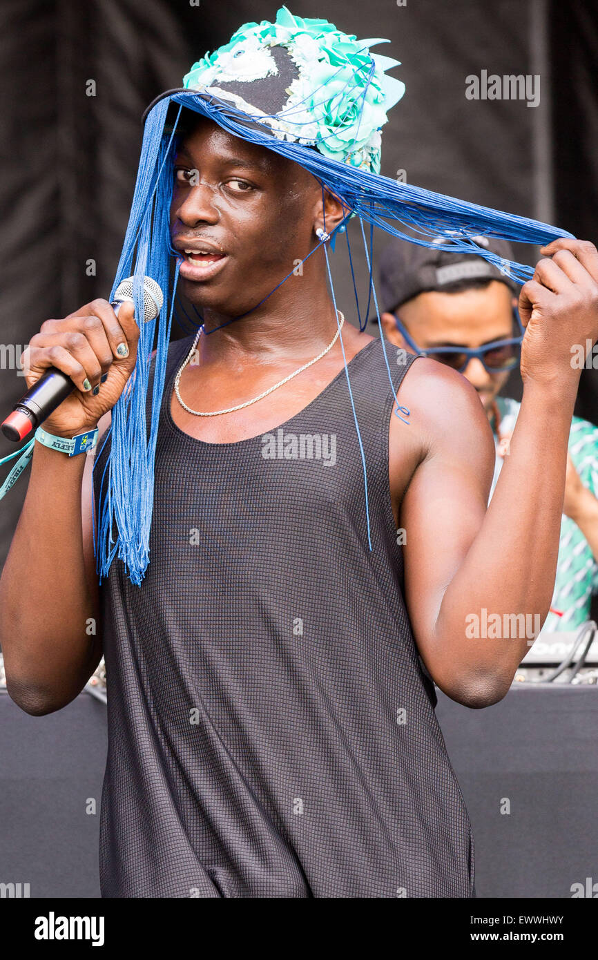 Dover, Deleware, EE.UU.. 19 de junio de 2015. El rapero LE1F actúa en directo en el escenario del Festival de Música de Firefly en Dover, Delaware © Daniel DeSlover/Zuma alambre/Alamy Live News Foto de stock