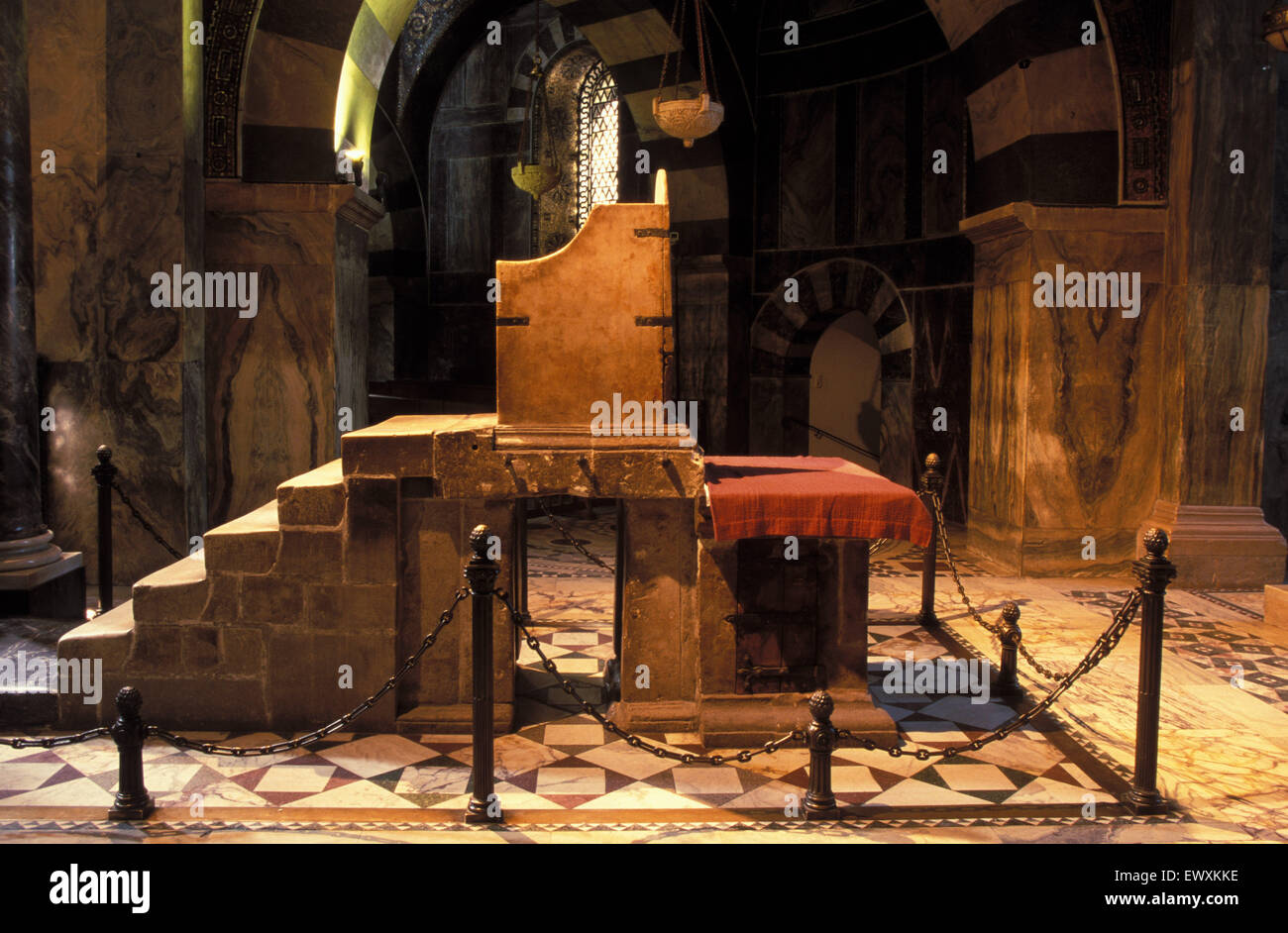 DEU, Alemania, Aquisgrán, el trono de Carlomagno en la catedral de