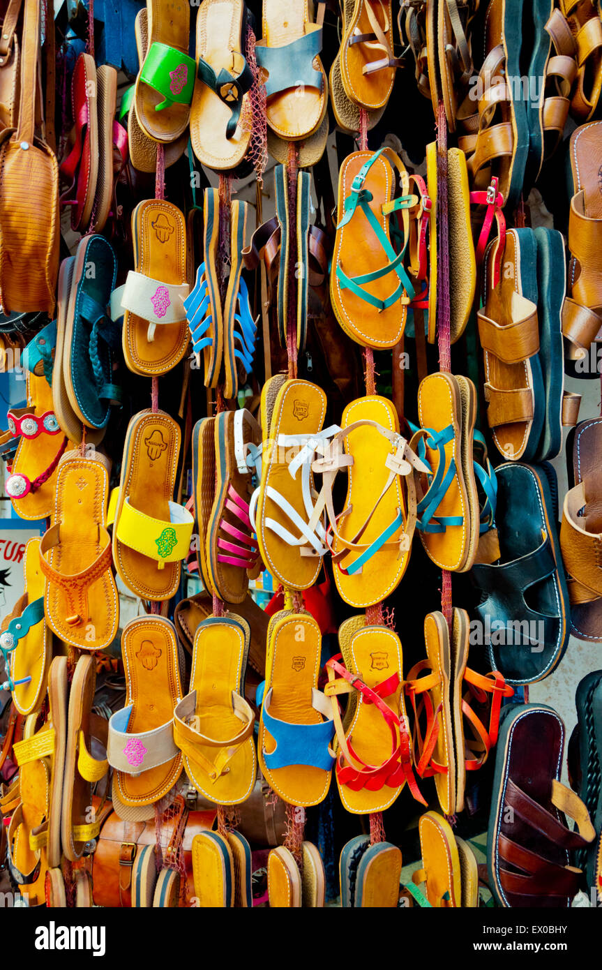 Sandalias de cuero, Medina Essaouira, Marruecos, costa atlántica, norte de  África Fotografía de stock - Alamy