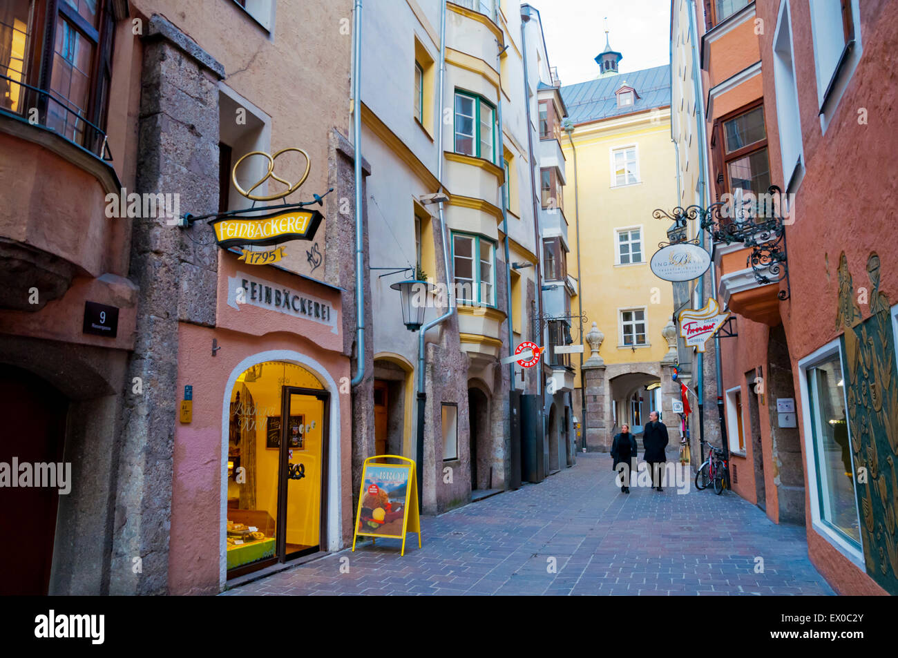 Hofgasse, el Altstadt, el casco antiguo, Innsbruck, Valle Inn, Tirol, Austria Foto de stock