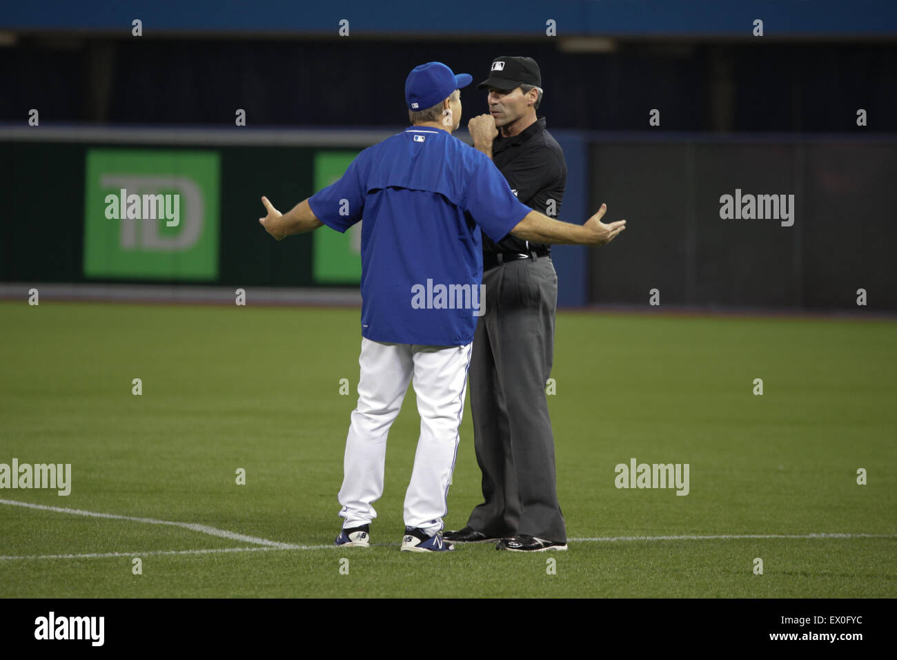 Blue Jays manager John Gibbons argumentan diario juego de baseball Foto de stock