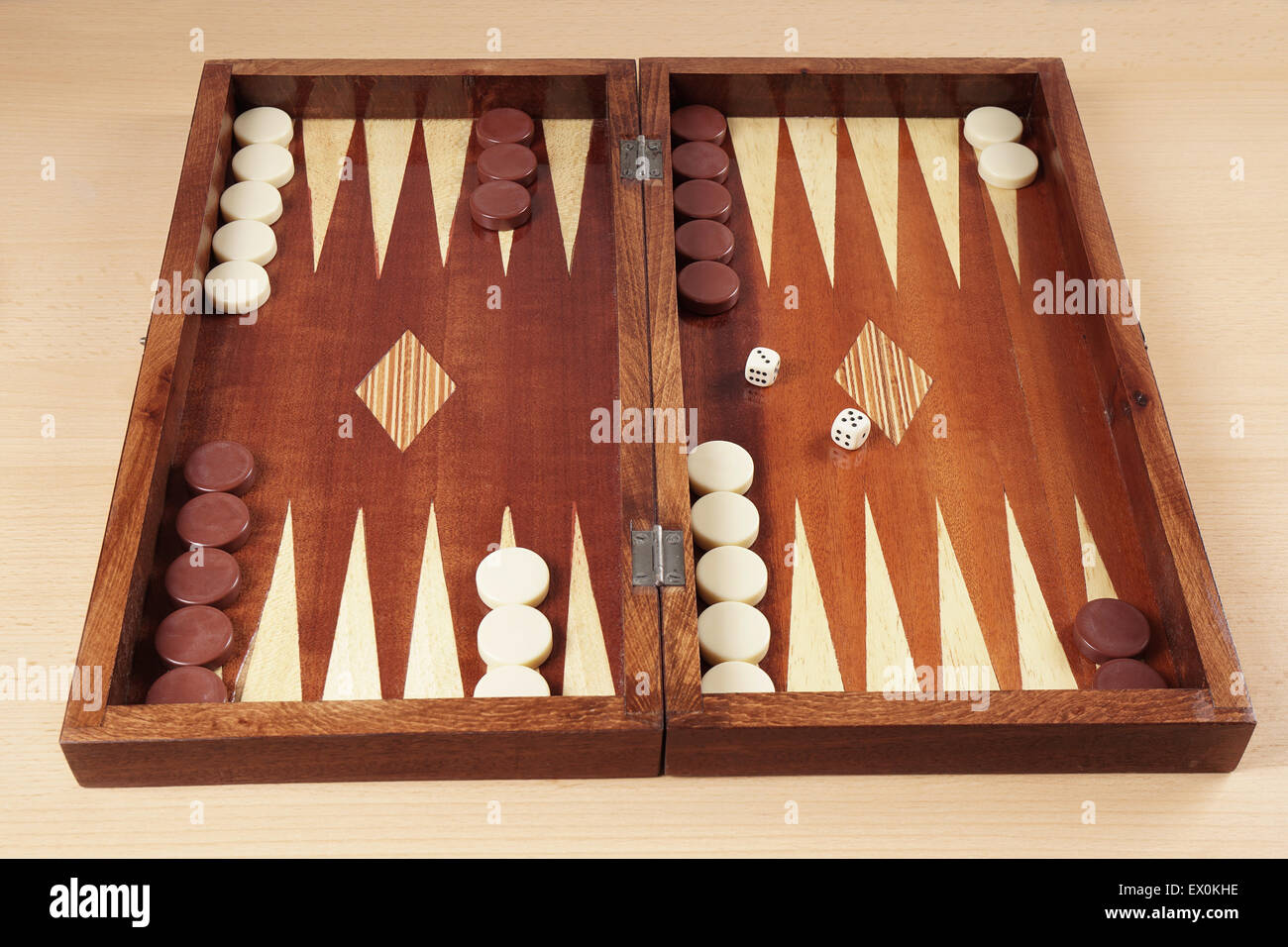Backgammon fotografías e imágenes de alta resolución - Alamy