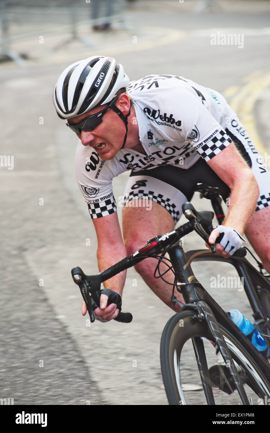 Ciclo Road Race. Ciclista en el Bristol Grand Prix carrera ciclista de élite de hombres, REINO UNIDO Foto de stock