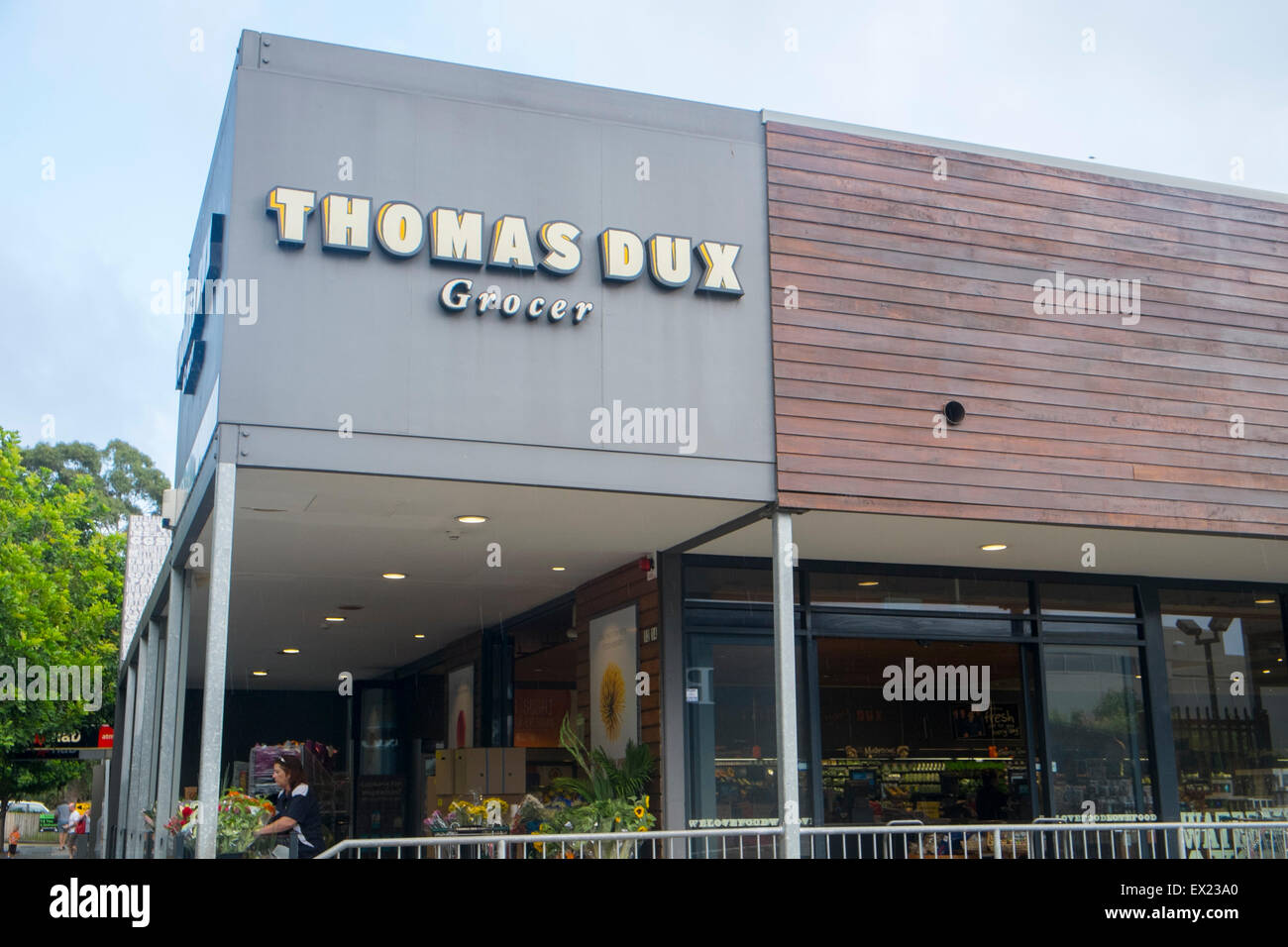 Thomas Dux tienda de comestibles, propiedad de Woolworths, es un supermercado de comestibles de lujo,Mona Vale, Sidney, Australia Foto de stock