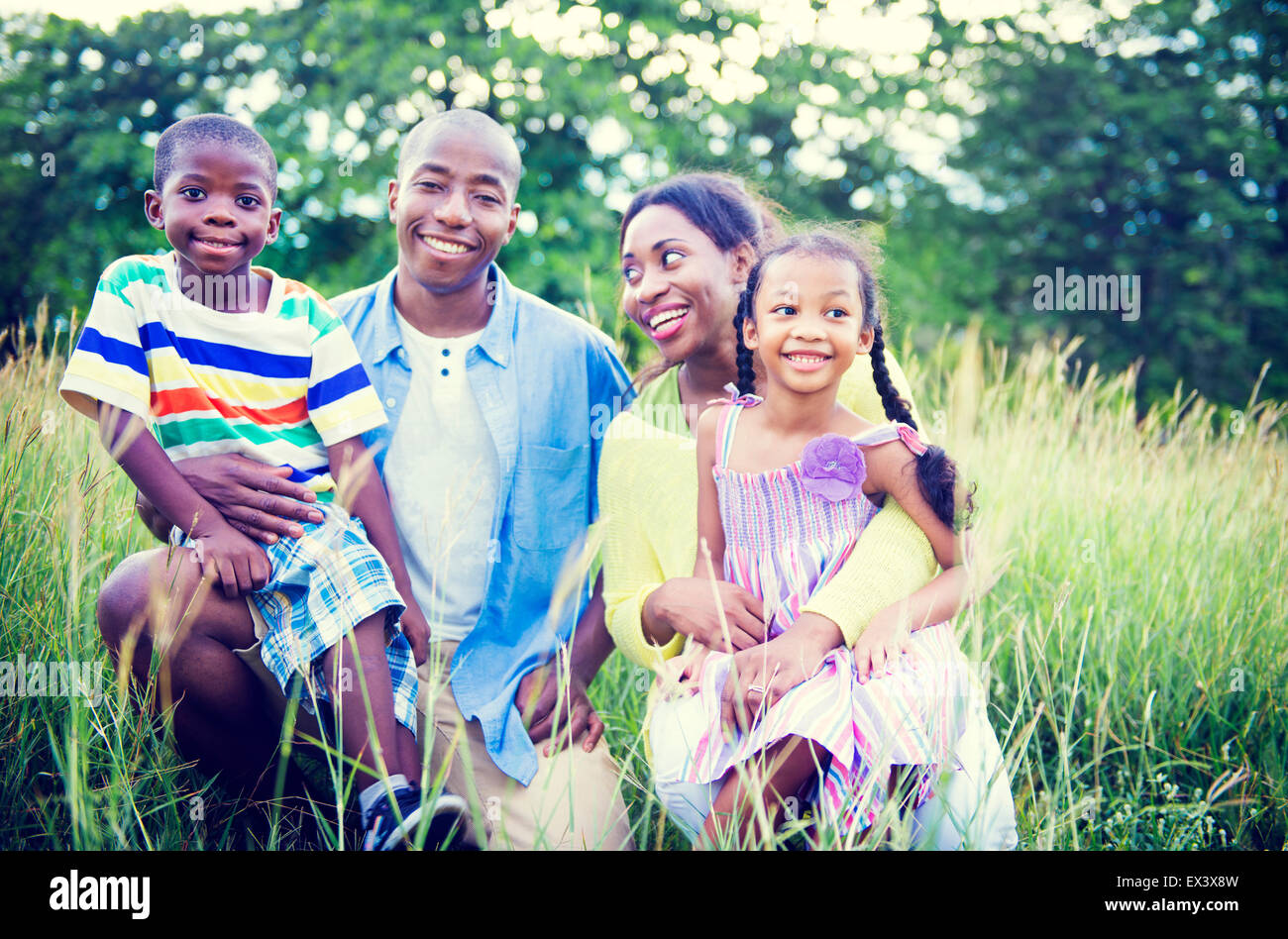 La felicidad de la familia africana para vacaciones de concepto de actividad Foto de stock