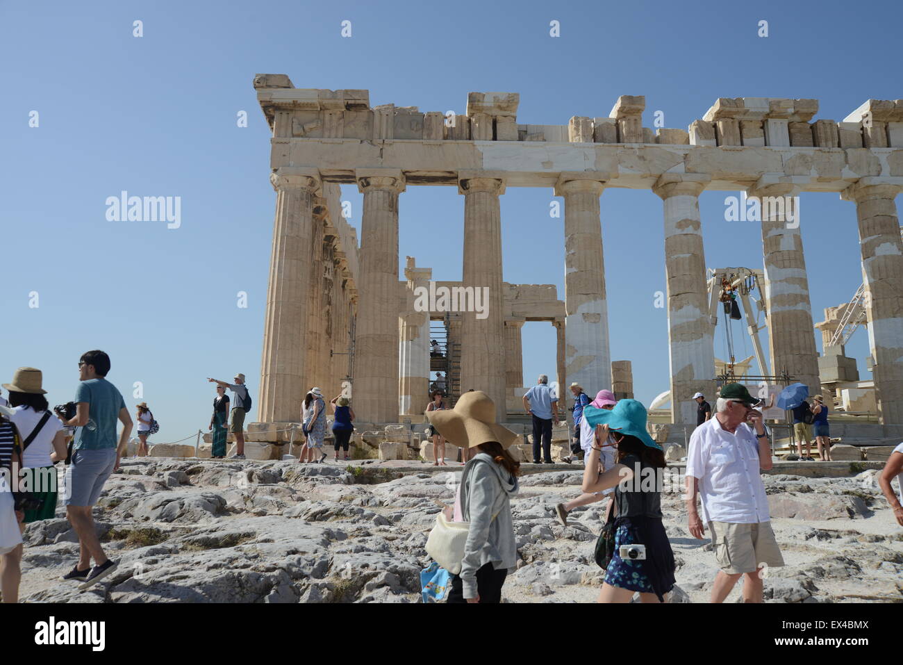 Atenas, Grecia el Partenón sitio turístico columnas griegas Foto de stock