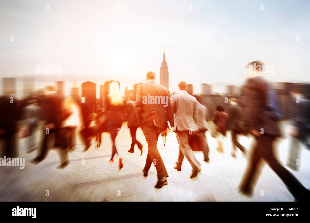 Gente de negocios caminar Commuter Movimiento Concepto de Ciudad Foto de stock