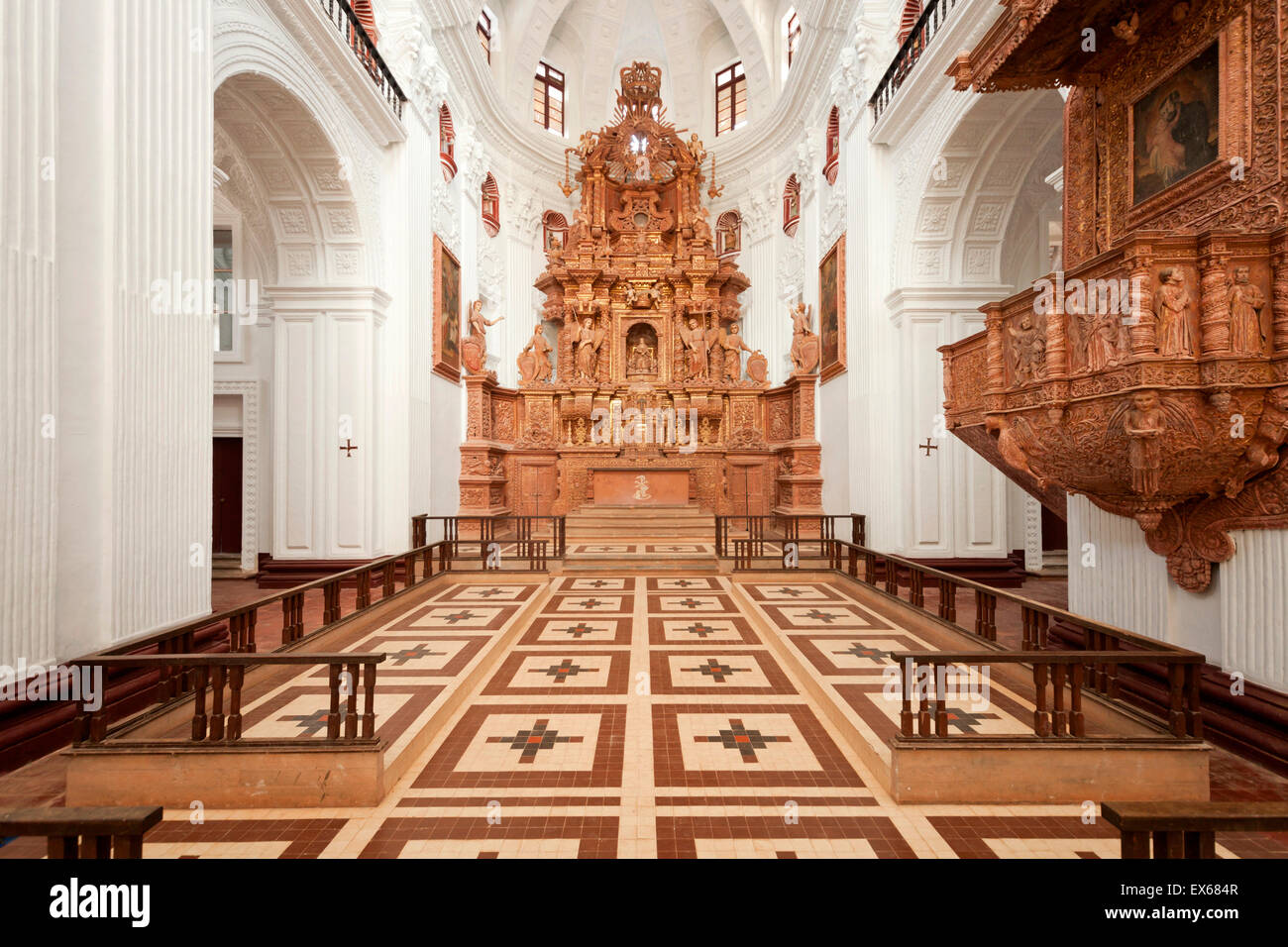 Altar de la Catedral de San Cayetano, Velha Goa o viejo Goa, cerca de Panaji o Panjim, Goa, India Foto de stock