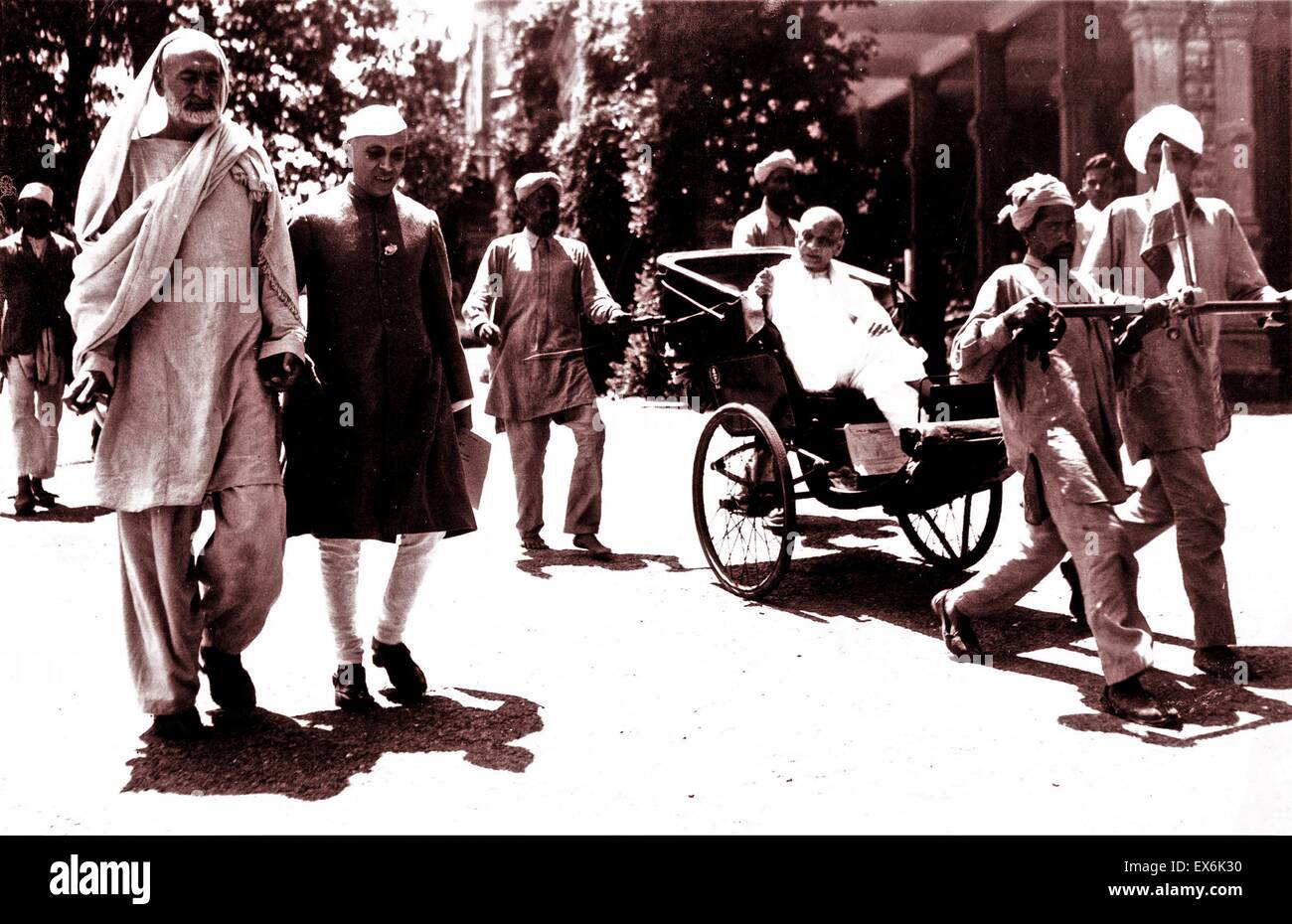 El funcionario del partido Congreso Ghaffar Khan con Mahatma Gandhi 1935 Foto de stock