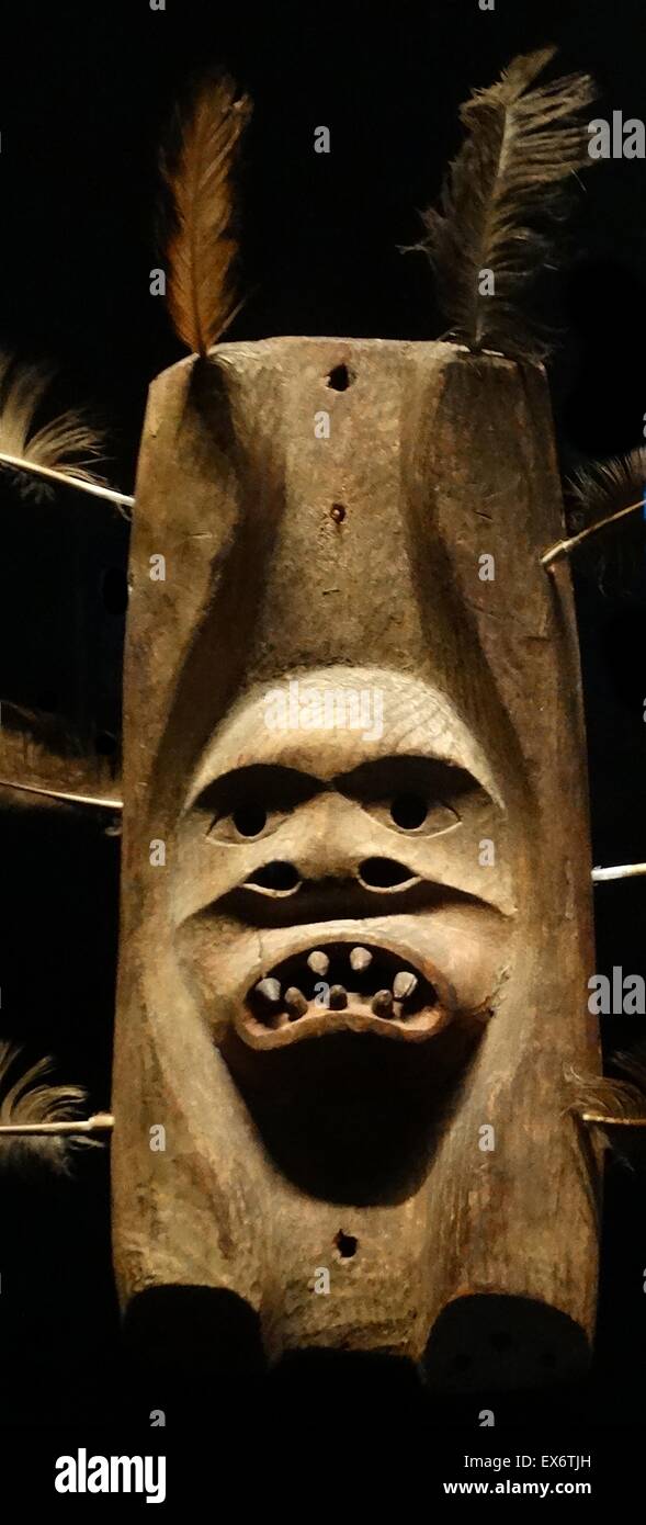 Máscara ceremonial. Desde Alaska, la máscara representa tanto una morsa y un caribú. Foto de stock