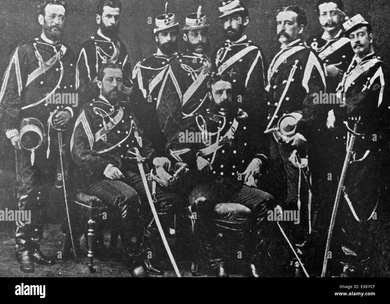 Grupo de oficiales del ejército español en vestir uniformes en 1890  Fotografía de stock - Alamy