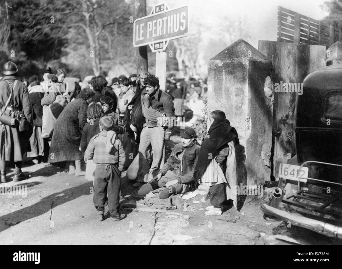Los refugiados españoles llegar a Francia al final de la Guerra Civil Española Foto de stock