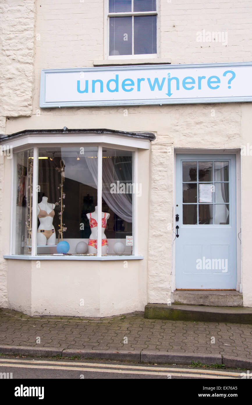 Un gracioso nombre para una tienda de ropa interior en el heno Powys, Gales Fotografía de stock - Alamy