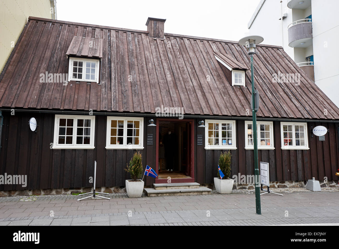 Casa más antigua fogetastofur en adalstraeti calle más antigua en Reykjavik, Islandia Foto de stock