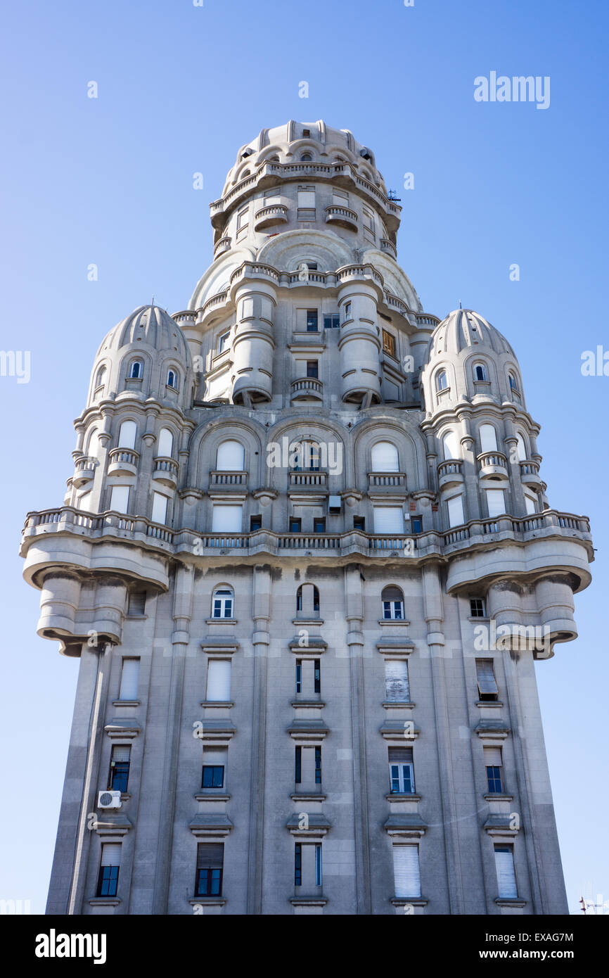 El Palacio Salvo, Montevideo, Uruguay, América del Sur Foto de stock