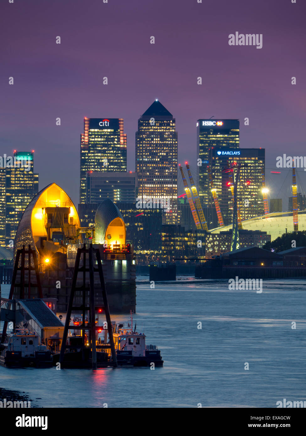 Canary Wharf y Docklands skyline de Woolwich, Londres, Inglaterra, Reino Unido, Europa Foto de stock