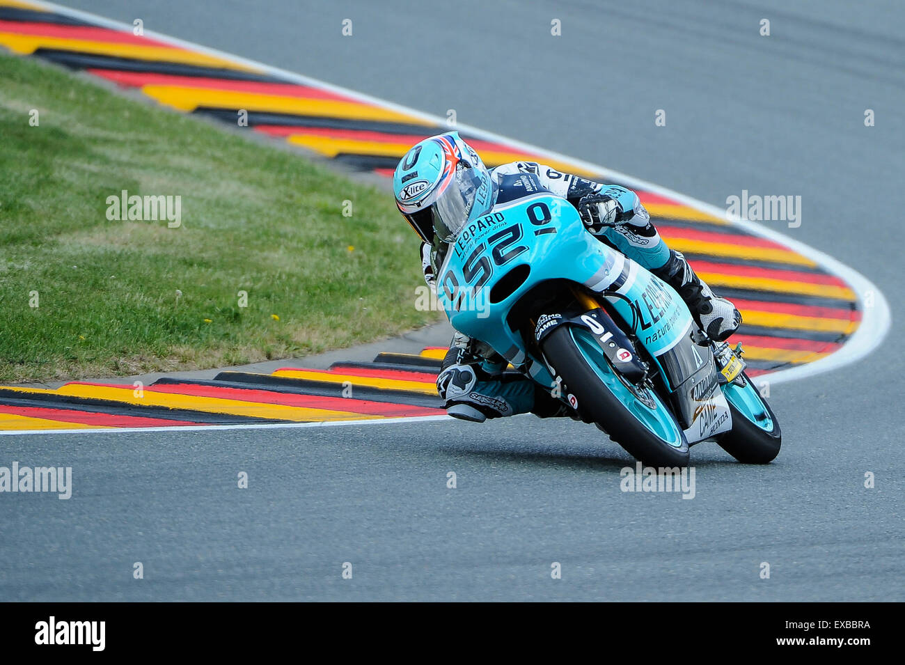 Freitag-Sonntag10.-12-07.2015, GoPro Motorrad Grand Prix Deutschland, Sachsenring, Moto 3, Etiqueta 2, Danny Kent (GBR) Leopard, Honda Racing Foto: DeFodi.de Copyright Vermerk DeFodi.de -- DeFodi Ltd. & Co. KG Wellinghofer Str. 117, D- 44263 D o r t m u n d, Sport@defodi.de, Tel 0231-700, 0231-700 Fax 500 44 54 90, C o m e r z b a n k d o r t m u n d, Kto: 36 11 76 100, BLZ: 440 400 37 // // COBADEFFXXX BIC IBAN: DE74 4404 0037 0361 1761 00 // Steuer-Nr.: 315/5803/1864, USt-IdNr.: DE814907547 - 7% MwSt. Foto de stock