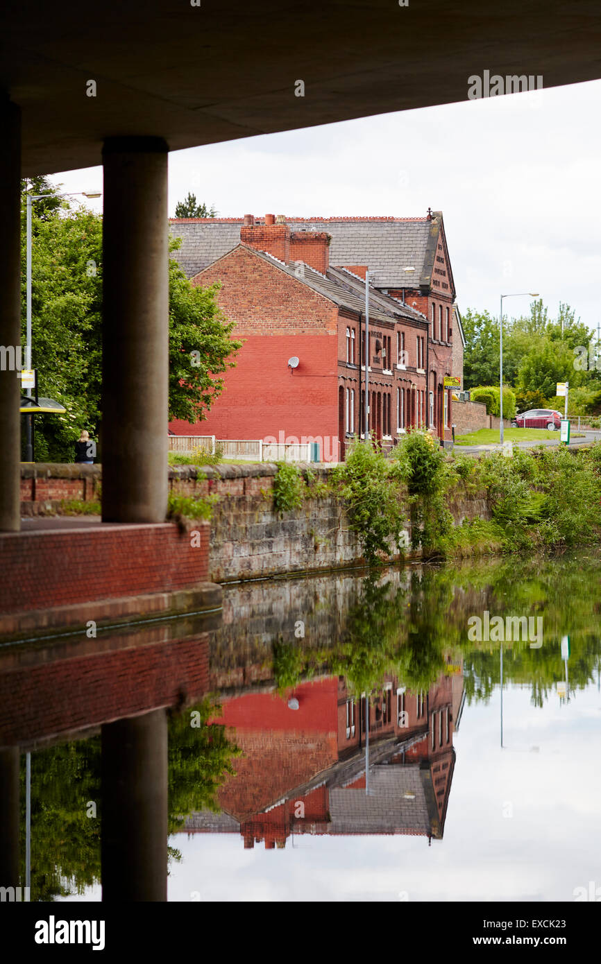 Runcorn es una ciudad industrial y puerto de carga en Halton, Cheshire, Reino Unido. Foto de stock