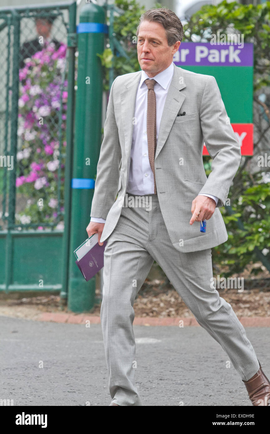 Wimbledon Londres,Reino Unido. El 12 de julio de 2015. El actor inglés Hugh  Grant llega en el AELTC sobre hombres en la última jornada de los  campeonatos de tenis de Wimbledon 2015