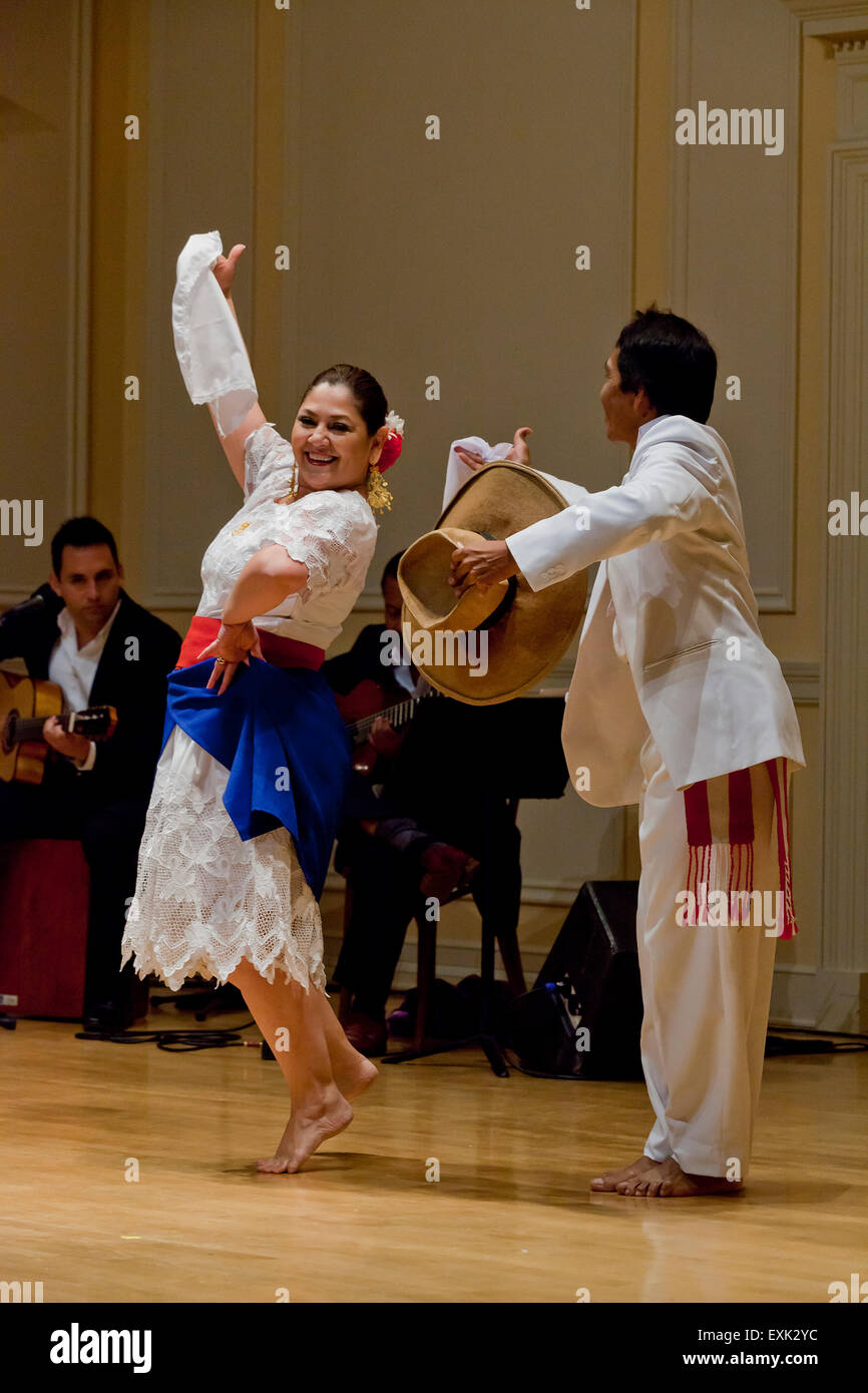 Folk peruano (Marinera norteña) bailarines Foto de stock