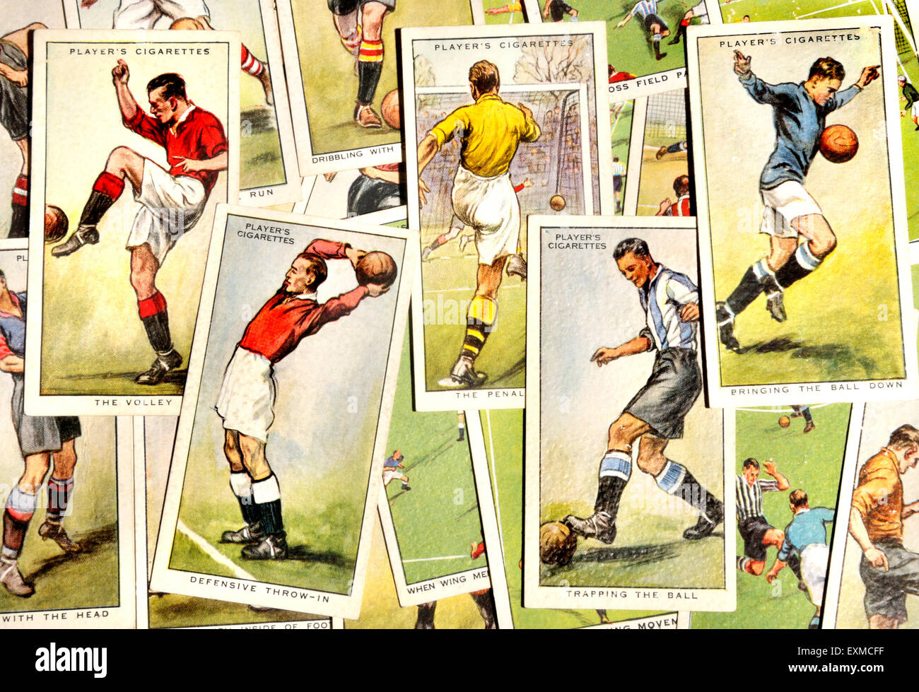 Tarjetas de cigarrillos; "Consejos sobre fútbol asociación" (John Player and Sons, 1934) Foto de stock