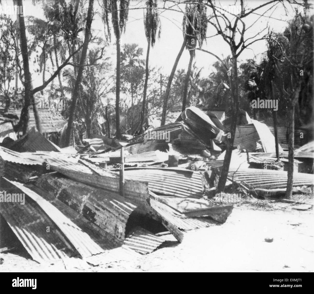 Disturbios musulmanes hindúes daños, Noakhali, Bhulua, Chittagong, Bengala, Noviembre de 1946, India, Bangladesh, Asia, antiguo cuadro vintage de 1900 Foto de stock