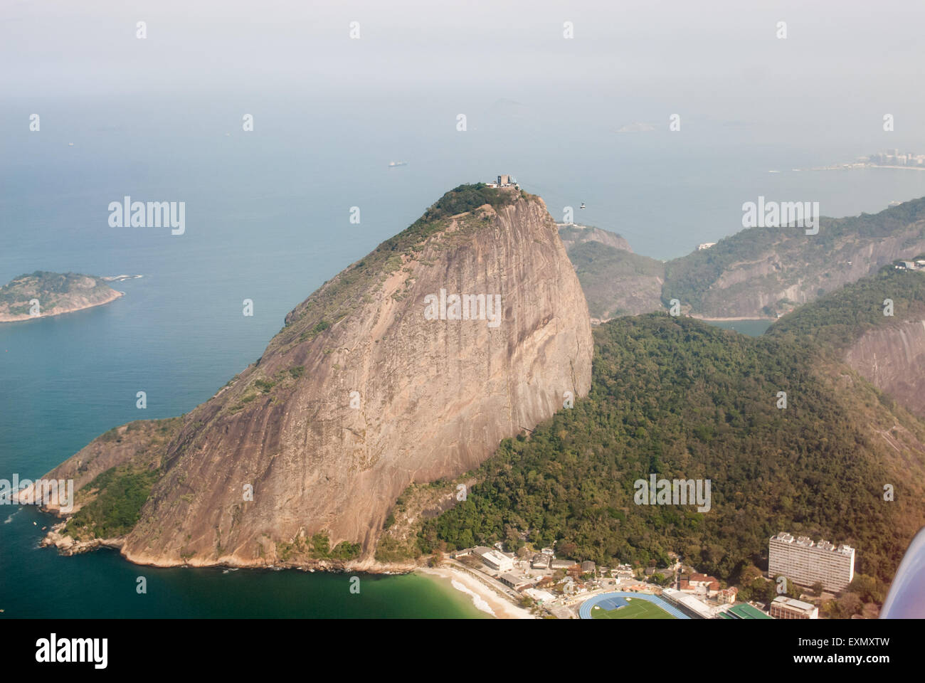 Río de Janeiro, Brasil. Pan de Azúcar; vista aérea desde el norte. Foto de stock
