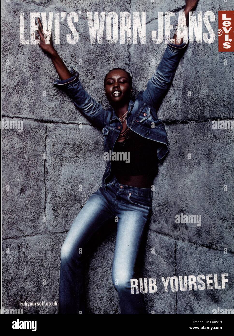 2000s UK Levi's Magazine anuncio Fotografía de stock - Alamy