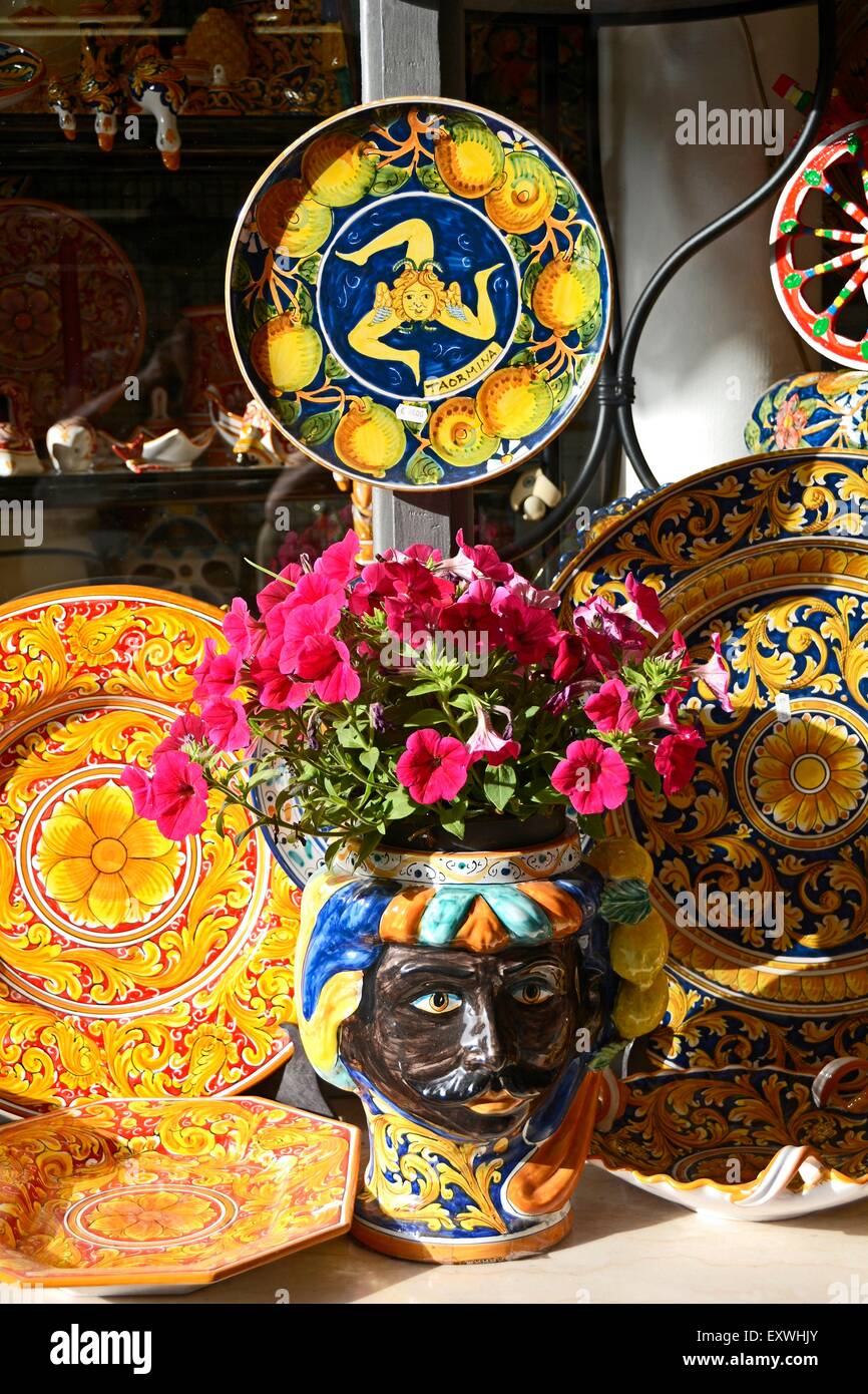 Placas de cerámica, Taormina, Sicilia, Italia, Europa Foto de stock