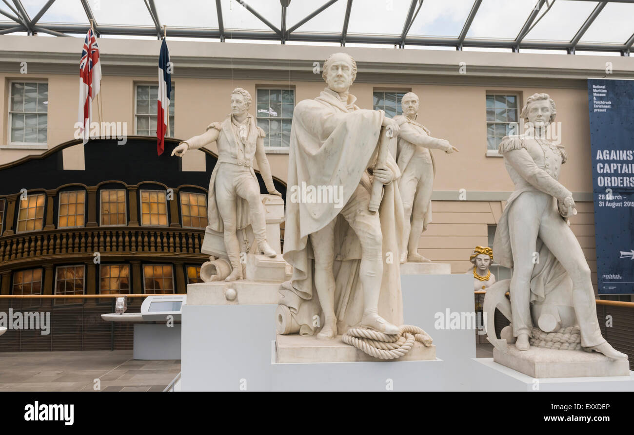 Estatuas dentro del National Maritime Museum, Greenwich, Londres, Inglaterra, Reino Unido. Foto de stock