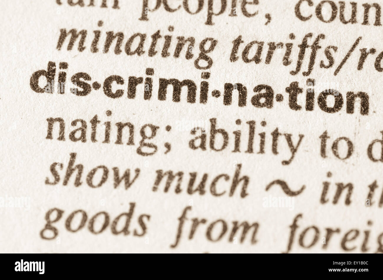Definición de la palabra discriminación en el diccionario. Foto de stock