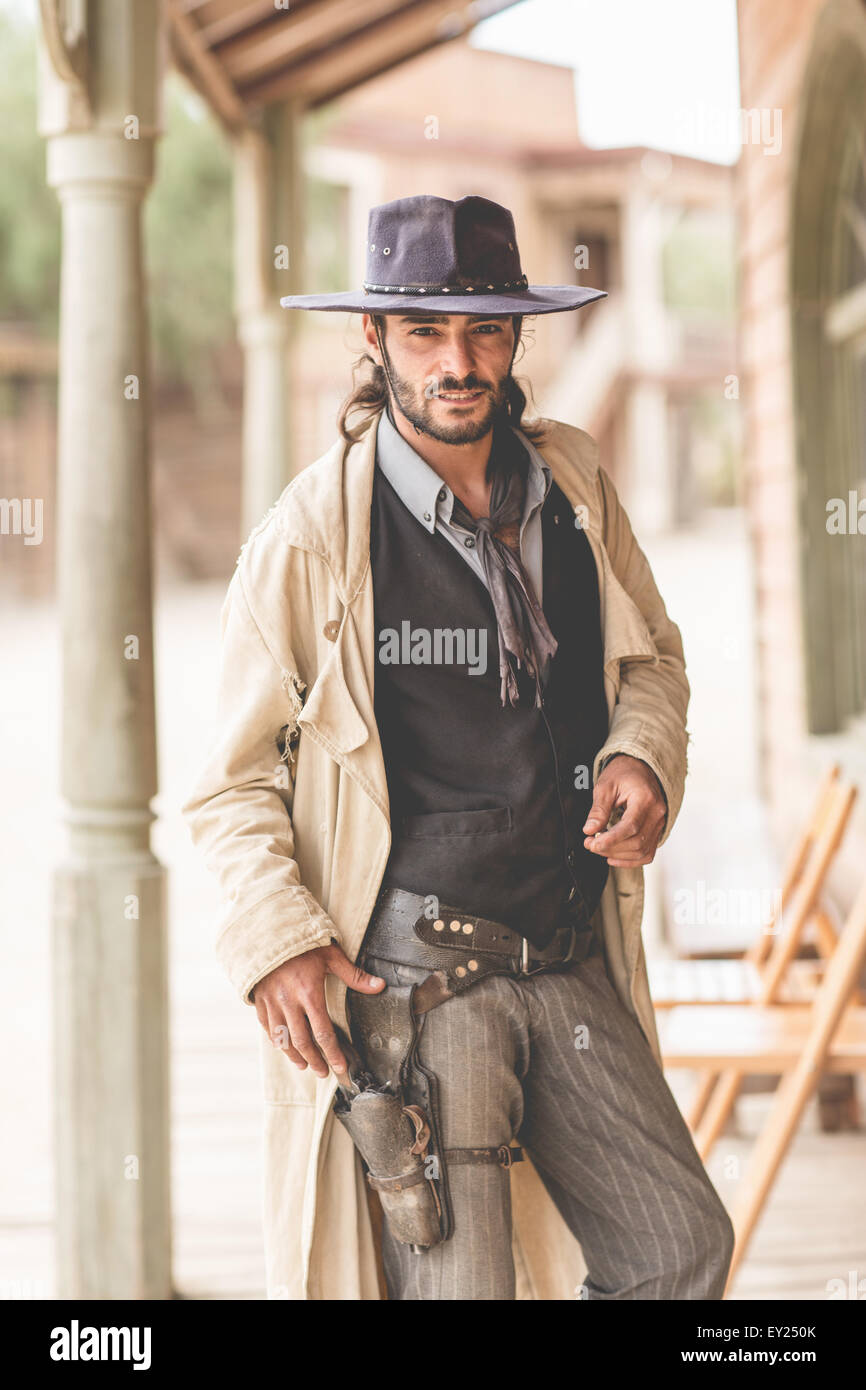 Cowboy porch fotografías e imágenes de alta resolución - Alamy