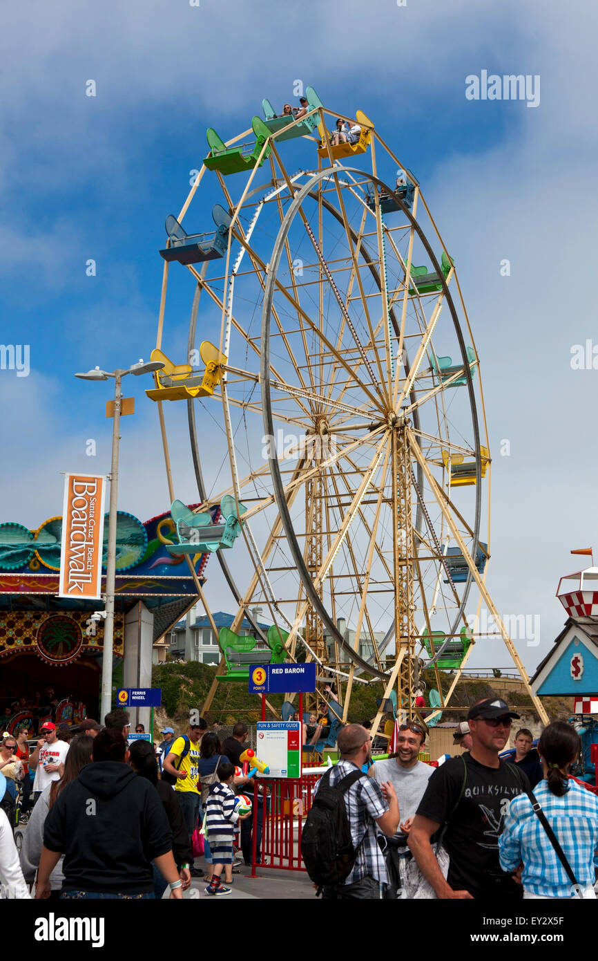 La noria, Santa Cruz Boardwalk, Santa Cruz, California, Estados Unidos de América Foto de stock