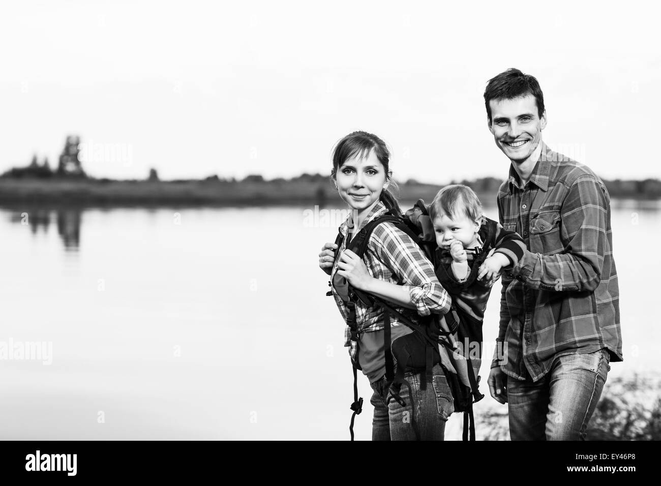 Familia feliz al aire libre Foto de stock