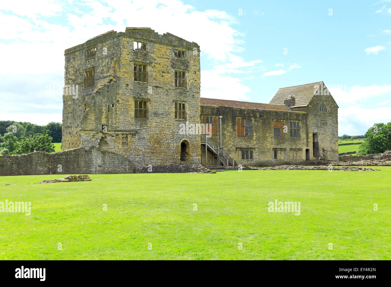 El Helmsley castillo, edificios residenciales del siglo XVI, Inglaterra YORKSHIRE UK English castillos Foto de stock
