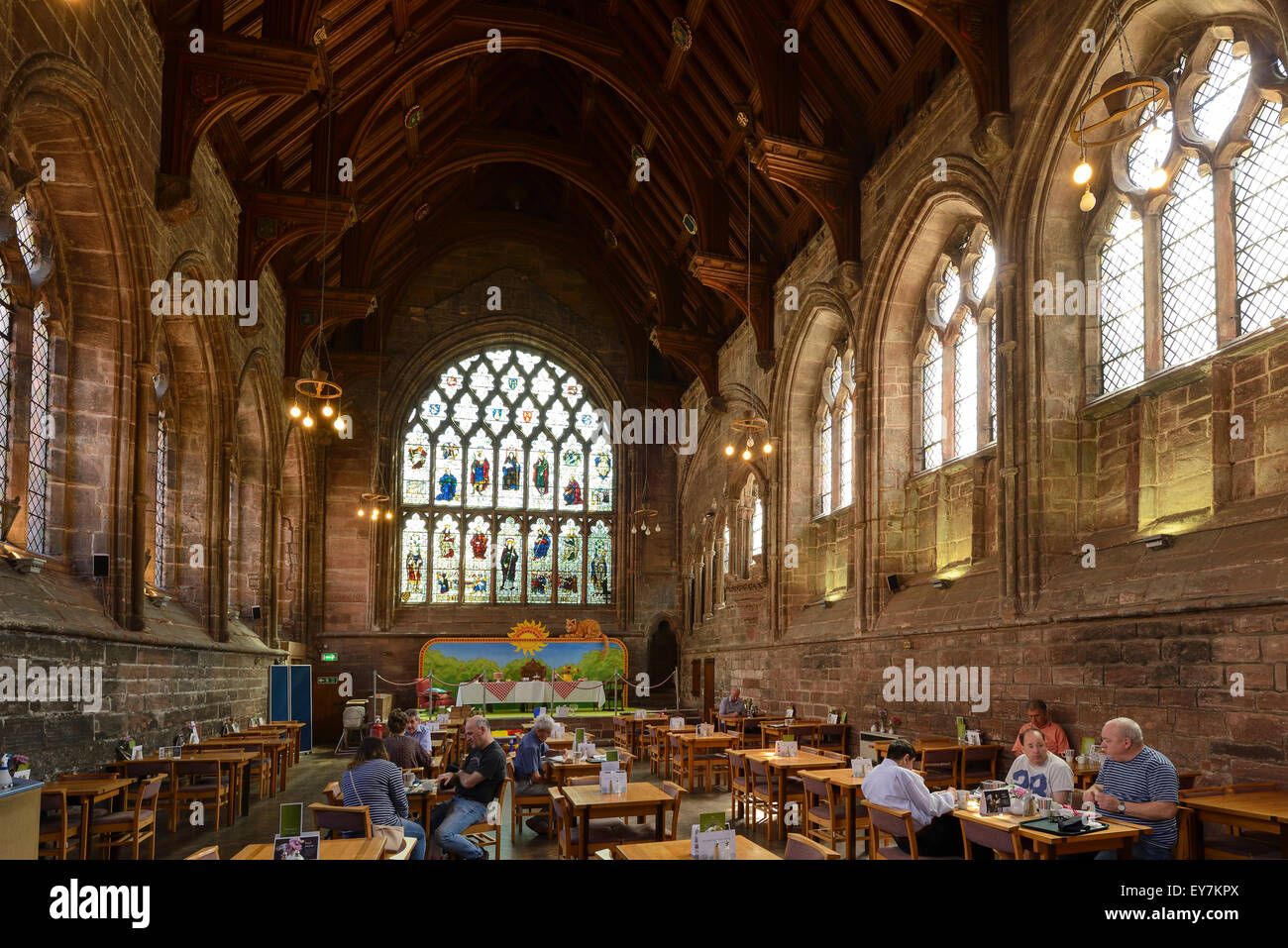 El interior del refectorio en el interior de la Catedral de Chester UK Foto de stock